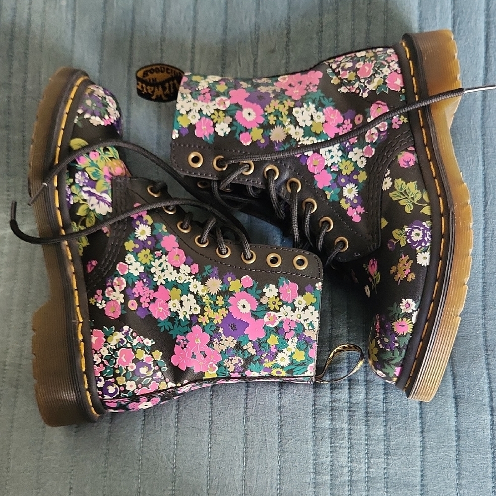 Dr. Martens Black Lace-Up Boots - Picture 2 of 4